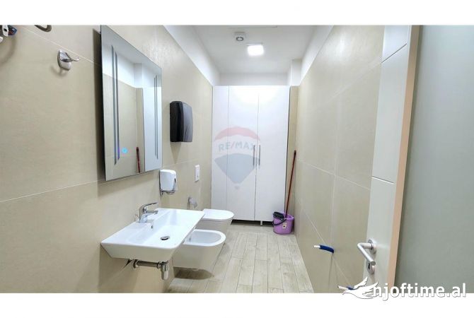 AMBIENT ZYRE PER QIRA TE PARK GATE