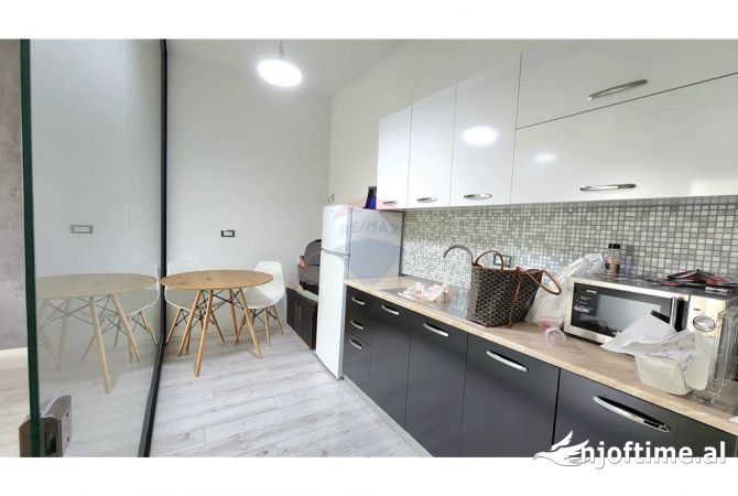 AMBIENT ZYRE PER QIRA TE PARK GATE