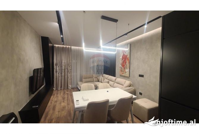 Shtepi me qera 2+1 ne Tirane - 700 Euro