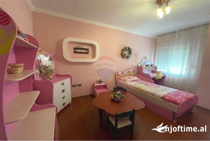 Shtepi me qera Apartament ne Tirane, 2+1, Mobilimi E mobiluar, Pagesa 500  Euro.