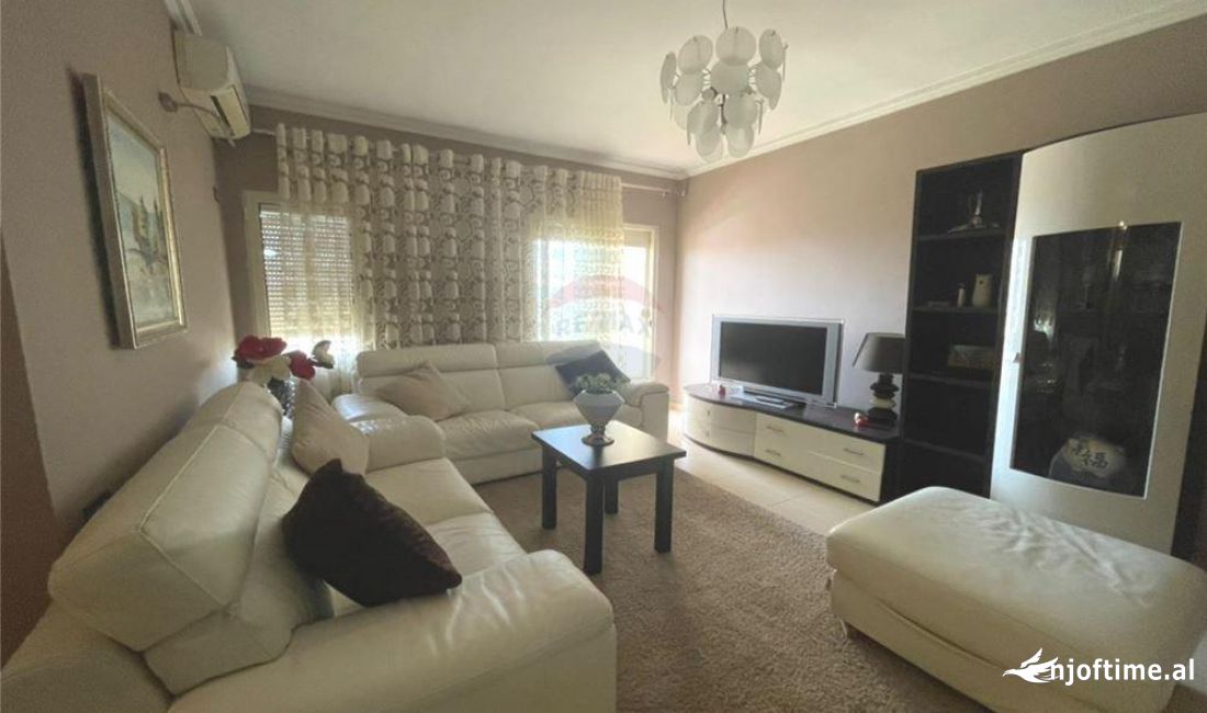 Shtepi me qera Apartament ne Tirane, 2+1, Mobilimi E mobiluar, Pagesa 500  Euro.