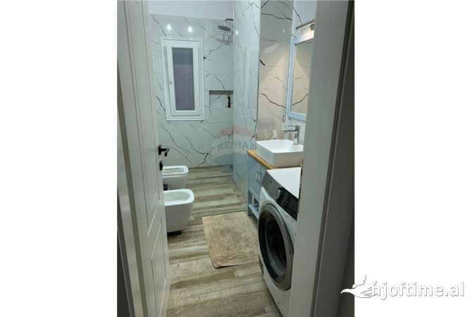 Shtepi me qera Apartament ne Tirane, 2+1, Mobilimi E mobiluar, Pagesa 1,000  Euro.