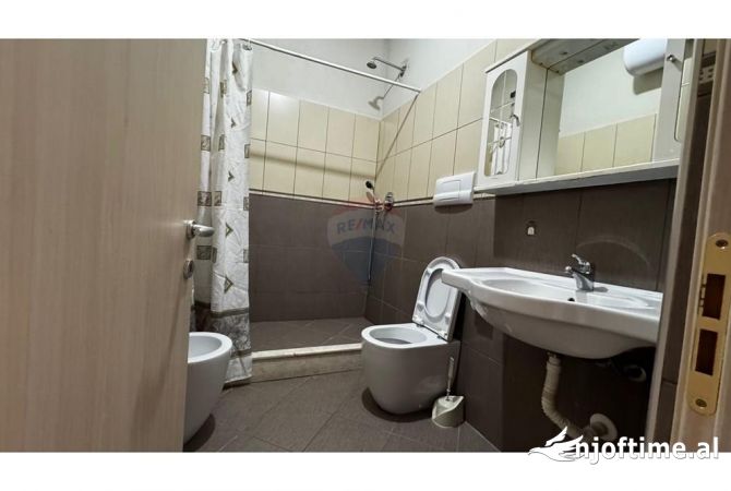 Shtepi me qera Apartament ne Tirane, 2+1, Mobilimi E mobiluar, Pagesa 45,000  Leke.