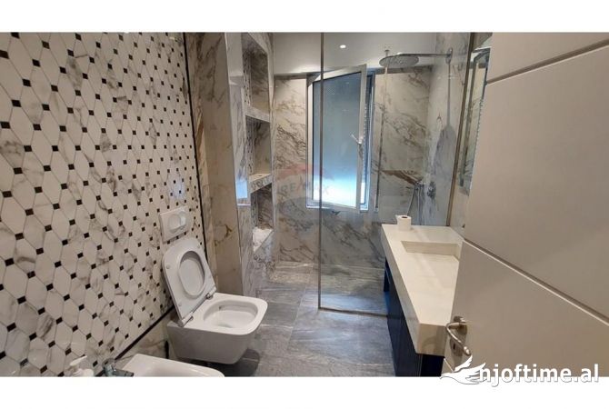 Shtepi me qera Apartament ne Tirane, 2+1, Mobilimi E mobiluar, Pagesa 1,000  Euro.