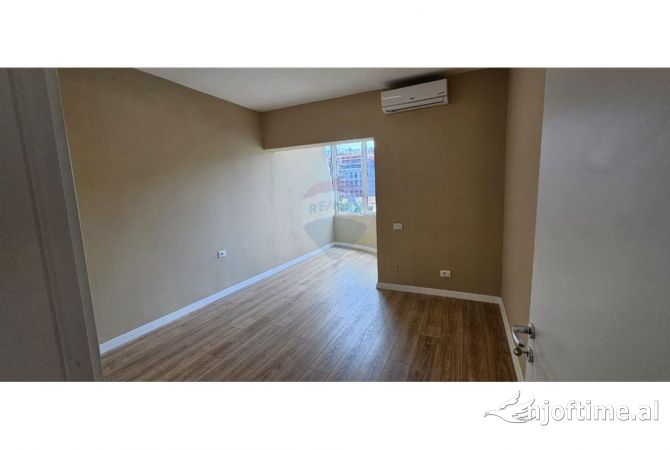 ZYRE PER QIRA TE KOMUNA E PARISIT