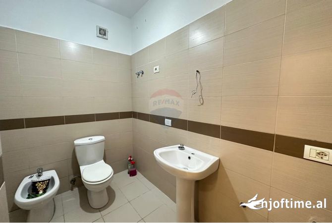 Shtepi ne shitje Apartament ne Tirane, 2+1, Mobilimi E mobiluar, Pagesa 260,000  Euro.