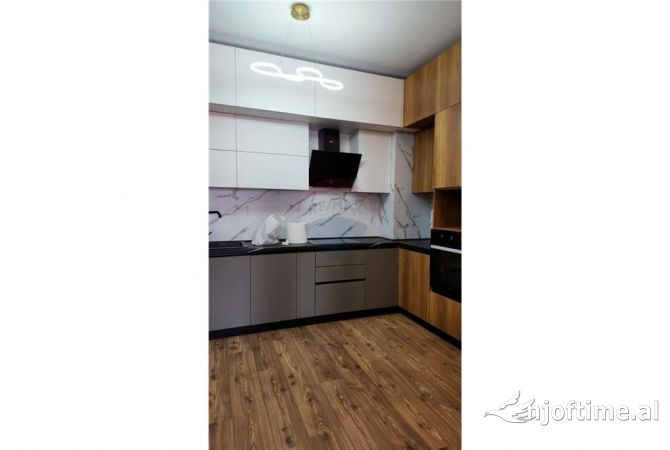 Shtepi me qera 2+1 ne Tirane - 1,200 Euro