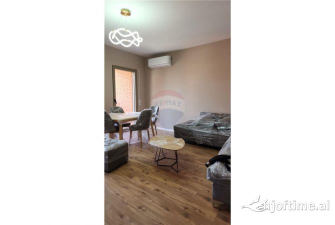 Shtepi me qera Apartament ne Tirane, 2+1, Mobilimi E mobiluar, Pagesa 1,200  Euro.