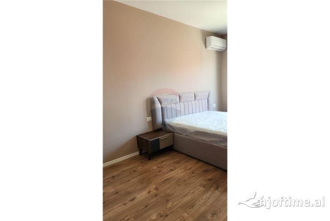 Shtepi me qera Apartament ne Tirane, 2+1, Mobilimi E mobiluar, Pagesa 1,200  Euro.