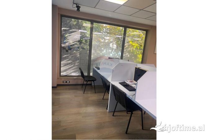 Ambient biznesi me qera 3+1 ne Tirane - 3,500 Euro