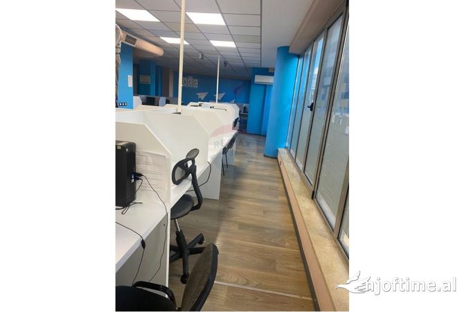 AMBIENT ZYRE PER QIRA PRANE QENDRES