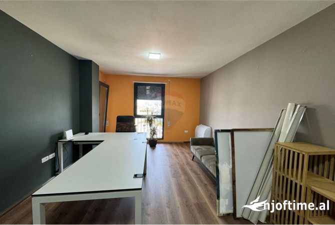 Ambient biznesi me qera 3+1 ne Tirane - 500 Euro