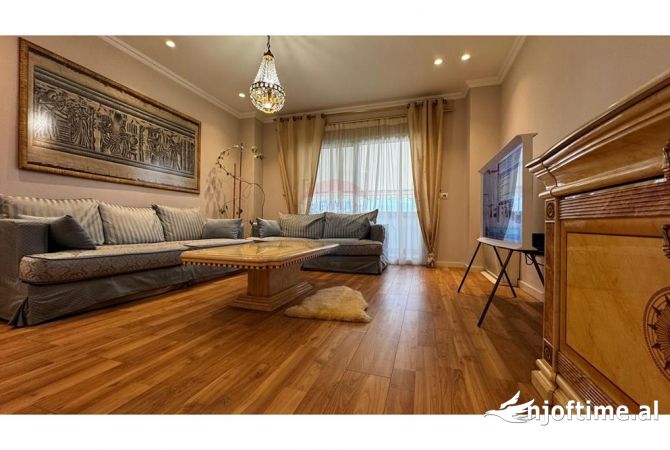 Shtepi me qera 2+1 ne Tirane - 1,200 Euro