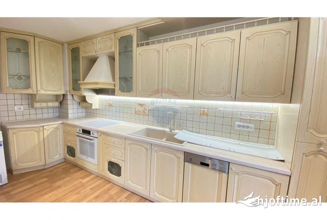 Shtepi me qera Apartament ne Tirane, 2+1, Mobilimi E mobiluar, Pagesa 1,200  Euro.