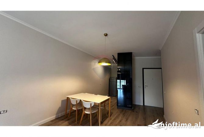Shtepi me qera Apartament ne Tirane, 1+1, Mobilimi E mobiluar, Pagesa 650  Euro.