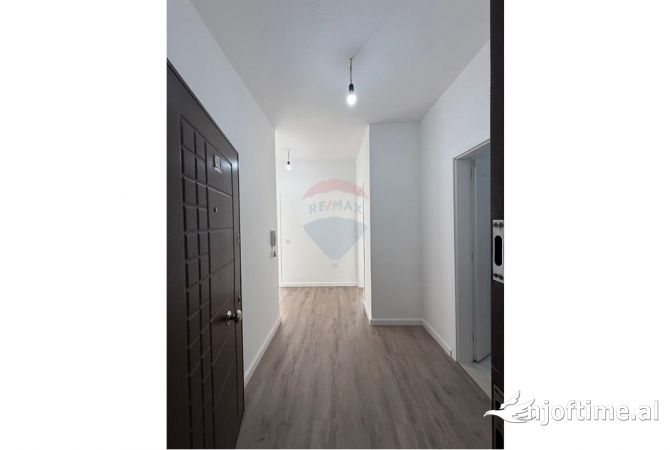 Shtepi ne shitje Apartament ne Tirane, 2+1, Mobilimi Bosh, pa mobiluar, Pagesa 145,000  Euro.