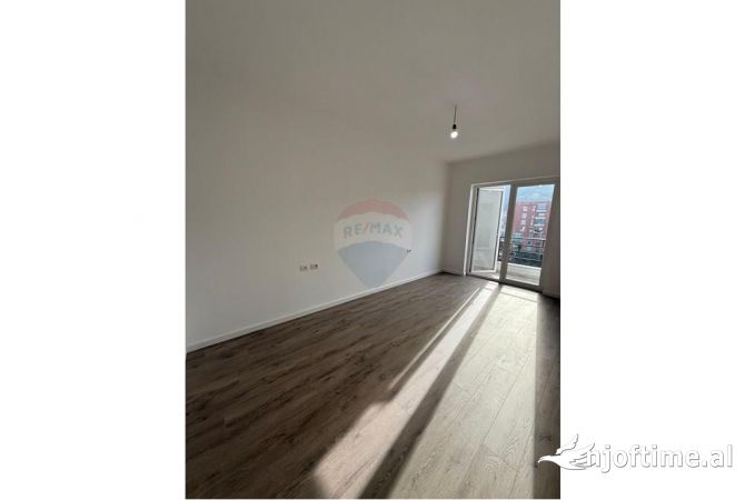 Shtepi ne shitje Apartament ne Tirane, 2+1, Mobilimi Bosh, pa mobiluar, Pagesa 145,000  Euro.