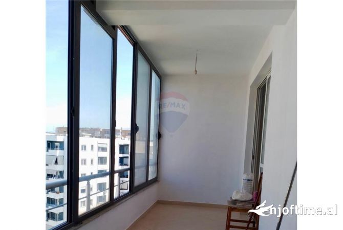 Shtepi ne shitje Apartament ne Tirane, 2+1, Mobilimi E mobiluar, Pagesa 118,000  Euro.