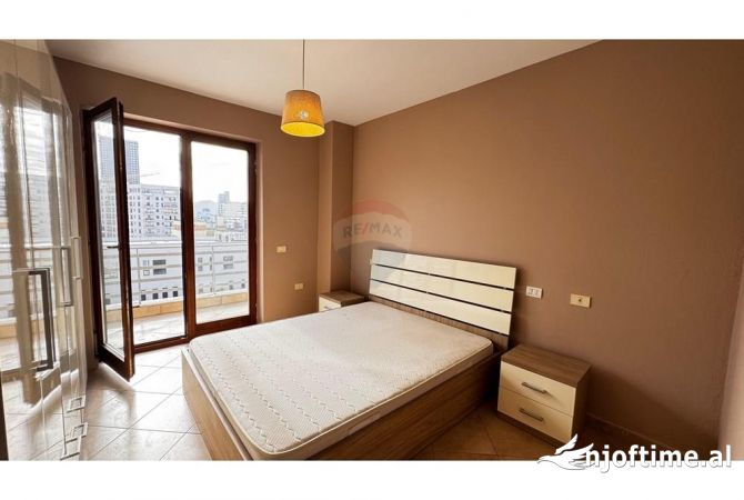 Shtepi me qera Apartament ne Tirane, 3+1, Mobilimi E mobiluar, Pagesa 800  Euro.