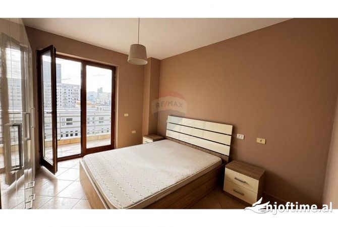 Shtepi me qera Apartament ne Tirane, 3+1, Mobilimi E mobiluar, Pagesa 800  Euro.