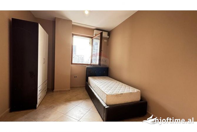 Shtepi me qera Apartament ne Tirane, 3+1, Mobilimi E mobiluar, Pagesa 800  Euro.