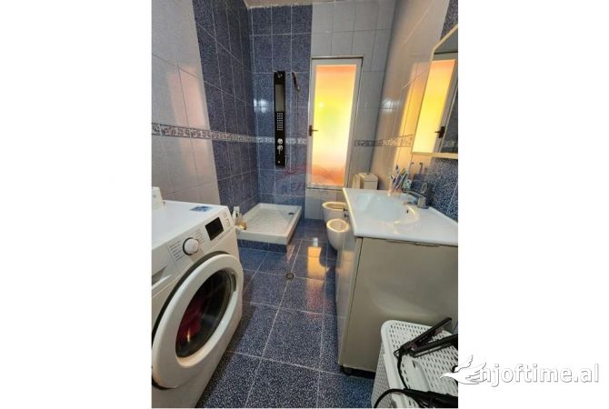 Shtepi ne shitje Apartament ne Tirane, 2+1, Mobilimi E mobiluar, Pagesa 100,000  Euro.