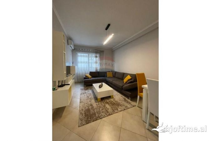 Shtepi me qera Apartament ne Tirane, 2+1, Mobilimi E mobiluar, Pagesa 700  Euro.