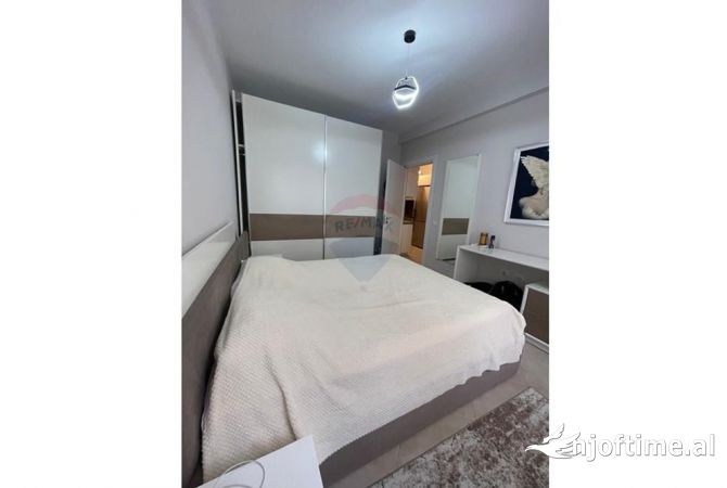 Shtepi me qera Apartament ne Tirane, 2+1, Mobilimi E mobiluar, Pagesa 700  Euro.