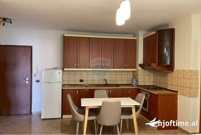 Shtepi me qera 2+1 ne Tirane - 600 Euro