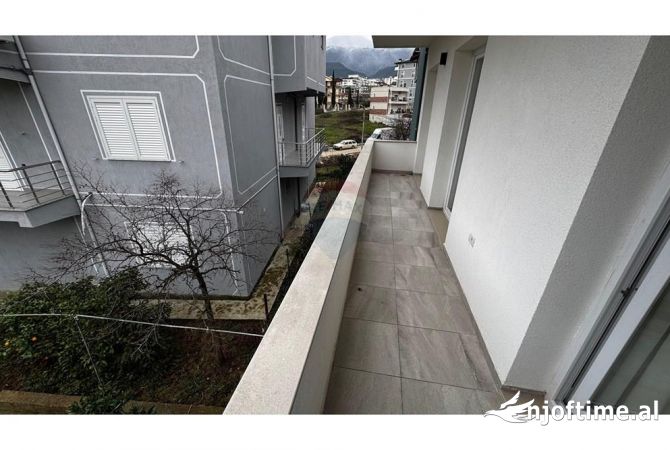 Shtepi me qera Apartament ne Tirane, 2+1, Mobilimi E mobiluar, Pagesa 50,000  Leke.