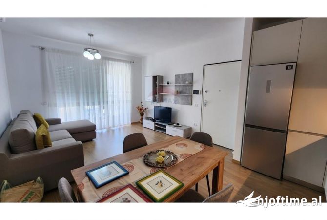 Shtepi me qera 2+1 ne Tirane - 900 Euro