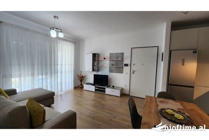 Shtepi me qera 2+1 ne Tirane - 900 Euro