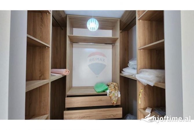 Shtepi me qera Apartament ne Tirane, 2+1, Mobilimi E mobiluar, Pagesa 900  Euro.