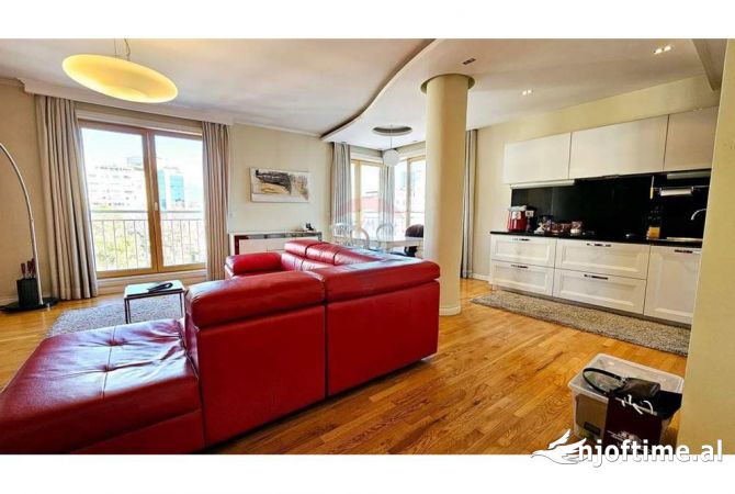 Shtepi me qera 2+1 ne Tirane - 1,800 Euro