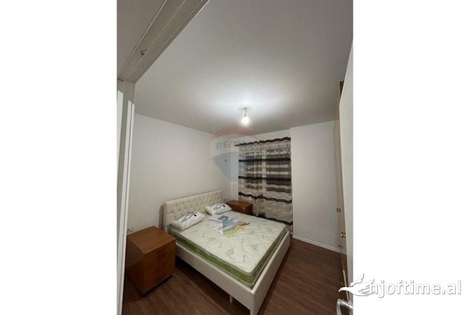 Shtepi me qera Apartament ne Tirane, 1+1, Mobilimi E mobiluar, Pagesa 400  Euro.