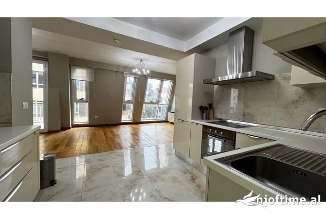 Shtepi me qera 3+1 ne Tirane - 2,200 Euro