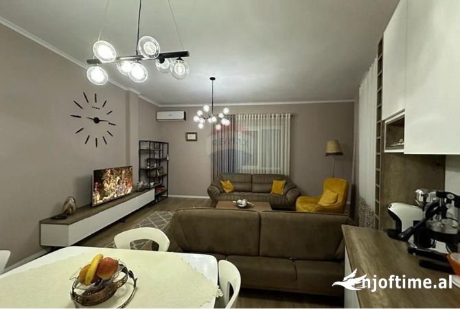 Shtepi me qera 2+1 ne Tirane - 700 Euro