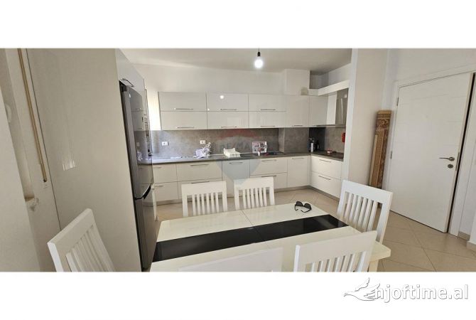 Shtepi me qera 2+1 ne Tirane - 650 Euro