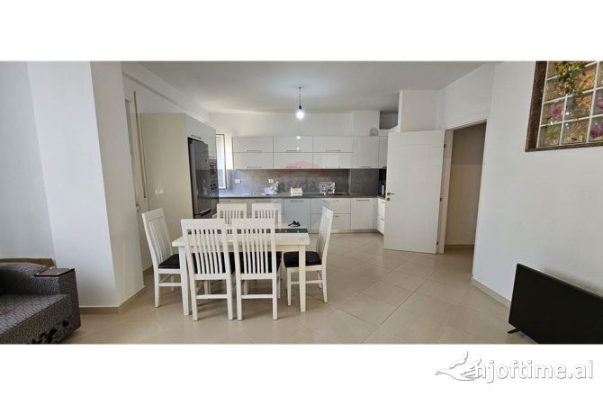Shtepi me qera 2+1 ne Tirane - 650 Euro