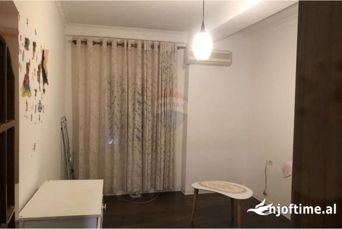 Shtepi me qera 2+1 ne Tirane - 600 Euro