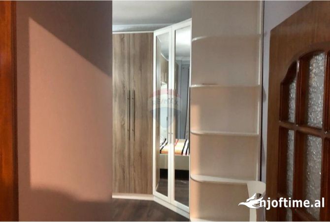 Shtepi me qera Apartament ne Tirane, 2+1, Mobilimi E mobiluar, Pagesa 600  Euro.