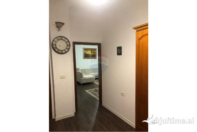 Shtepi me qera Apartament ne Tirane, 2+1, Mobilimi E mobiluar, Pagesa 600  Euro.