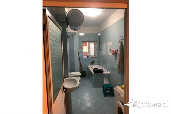 Shtepi me qera Apartament ne Tirane, 2+1, Mobilimi E mobiluar, Pagesa 600  Euro.
