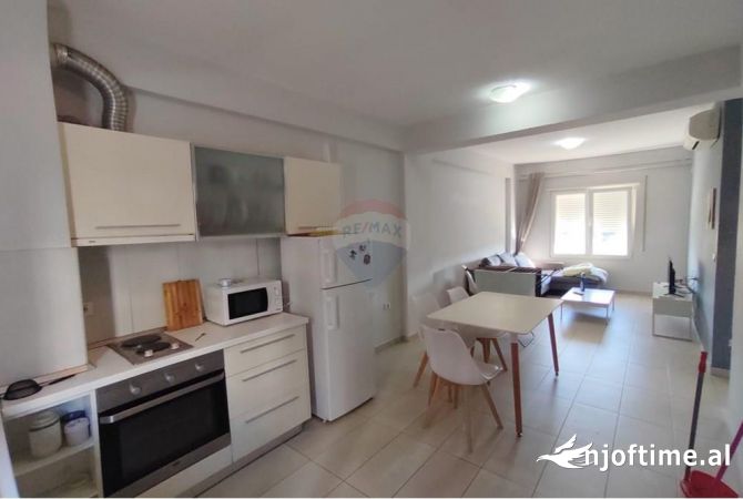 Shtepi me qera Apartament ne Tirane, 1+1, Mobilimi E mobiluar, Pagesa 450  Euro.