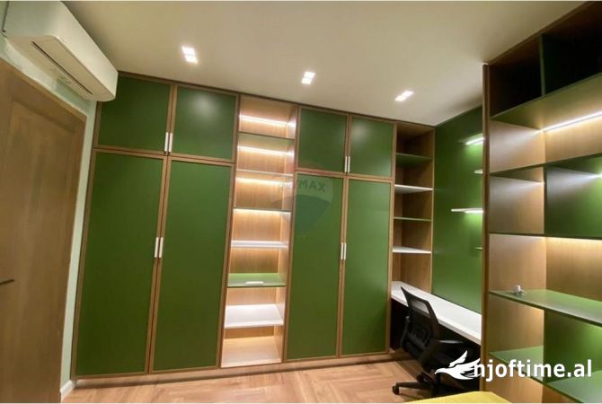 Shtepi me qera Vila Luksoze ne Tirane, 4+1, Mobilimi E mobiluar, Pagesa 2,200  Euro.