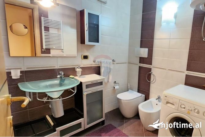 Shtepi me qera Apartament ne Tirane, 2+1, Mobilimi E mobiluar, Pagesa 780  Euro.