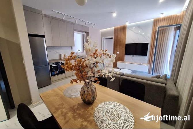 Shtepi me qera 2+1 ne Tirane - 800 Euro