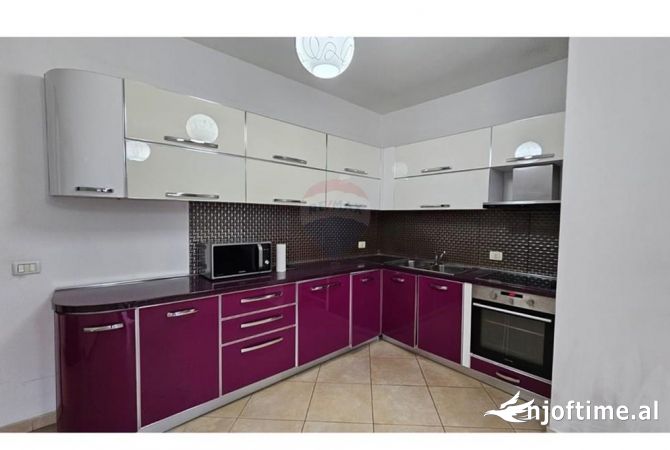 Shtepi me qera Apartament ne Tirane, 2+1, Mobilimi E mobiluar, Pagesa 600  Euro.