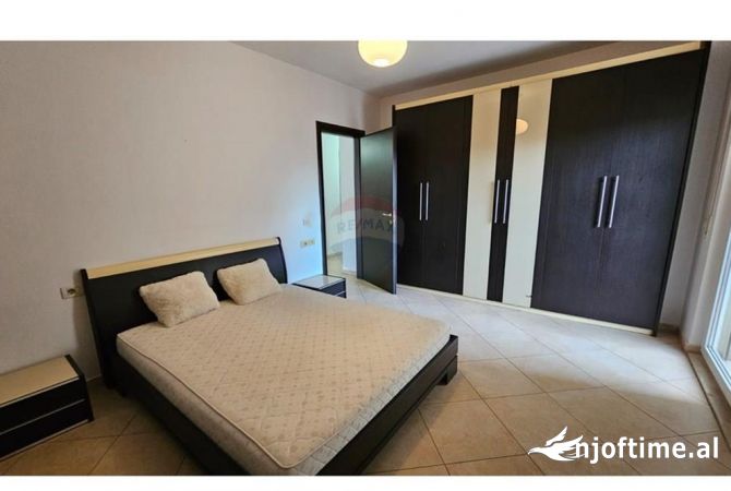 Shtepi me qera Apartament ne Tirane, 2+1, Mobilimi E mobiluar, Pagesa 600  Euro.