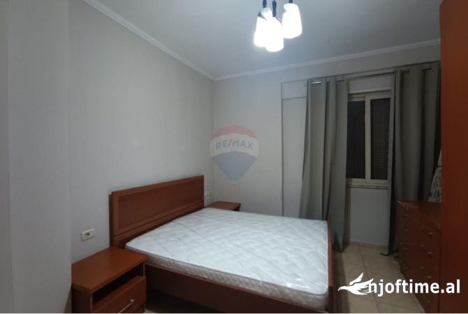 Shtepi me qera Apartament ne Tirane, 1+1, Mobilimi E mobiluar, Pagesa 550  Euro.
